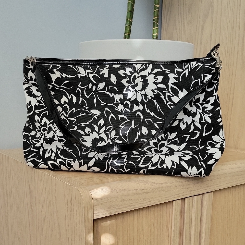 NWOT Nine West 3 Piece Black and White Floral Travel Shoulder Bag Set - Picture 2 of 15